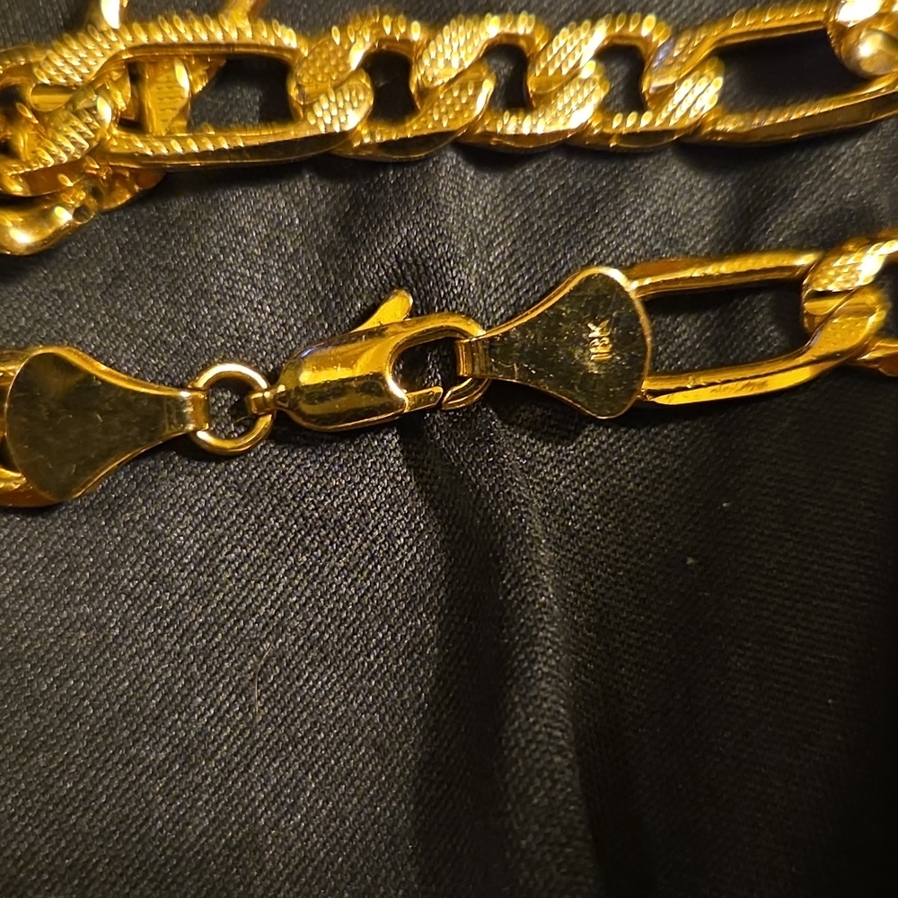 Elegant Gold Chain Necklace - Picture 16 of 16